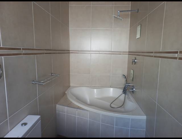 5 BEDROOM HOUSE TO LET IN MORNINGSIDE